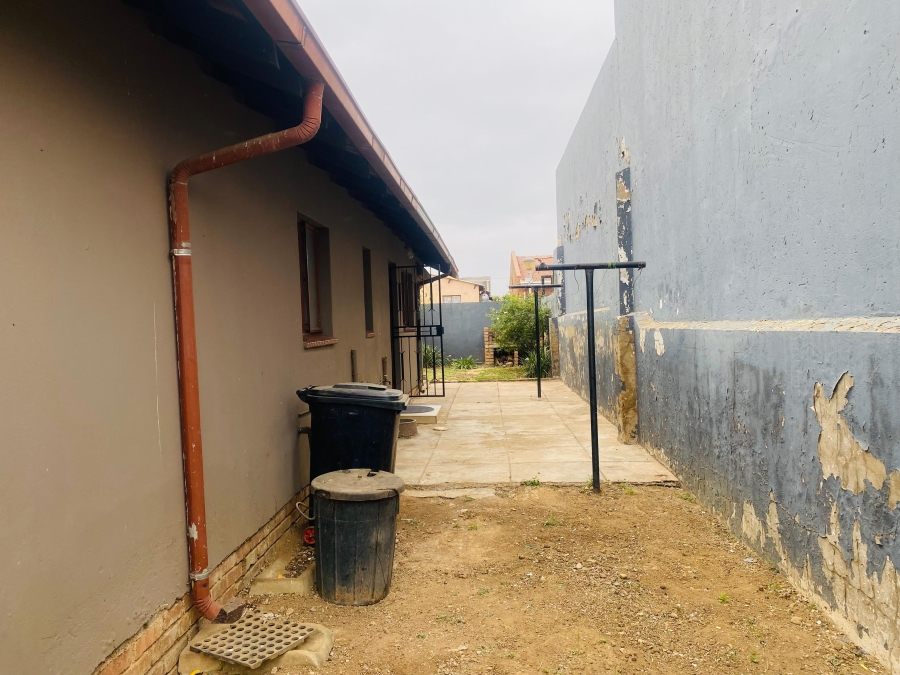 3 Bedroom Property for Sale in Chief A. Luthuli Park Gauteng