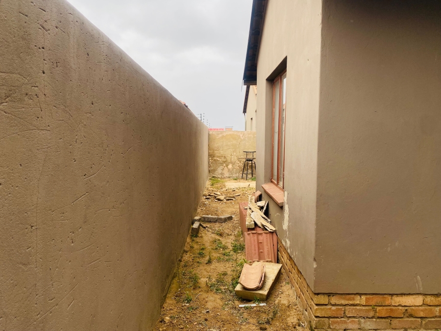 3 Bedroom Property for Sale in Chief A. Luthuli Park Gauteng