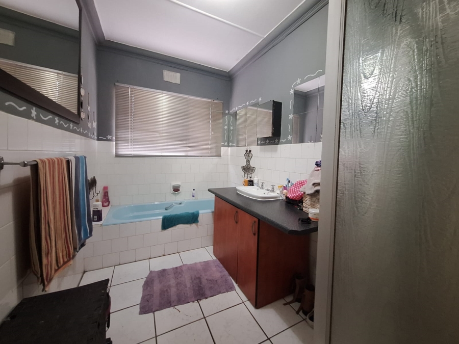 3 Bedroom Property for Sale in Rensburg Gauteng