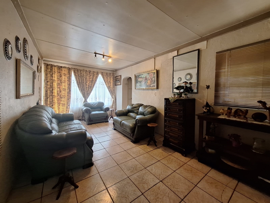 3 Bedroom Property for Sale in Rensburg Gauteng