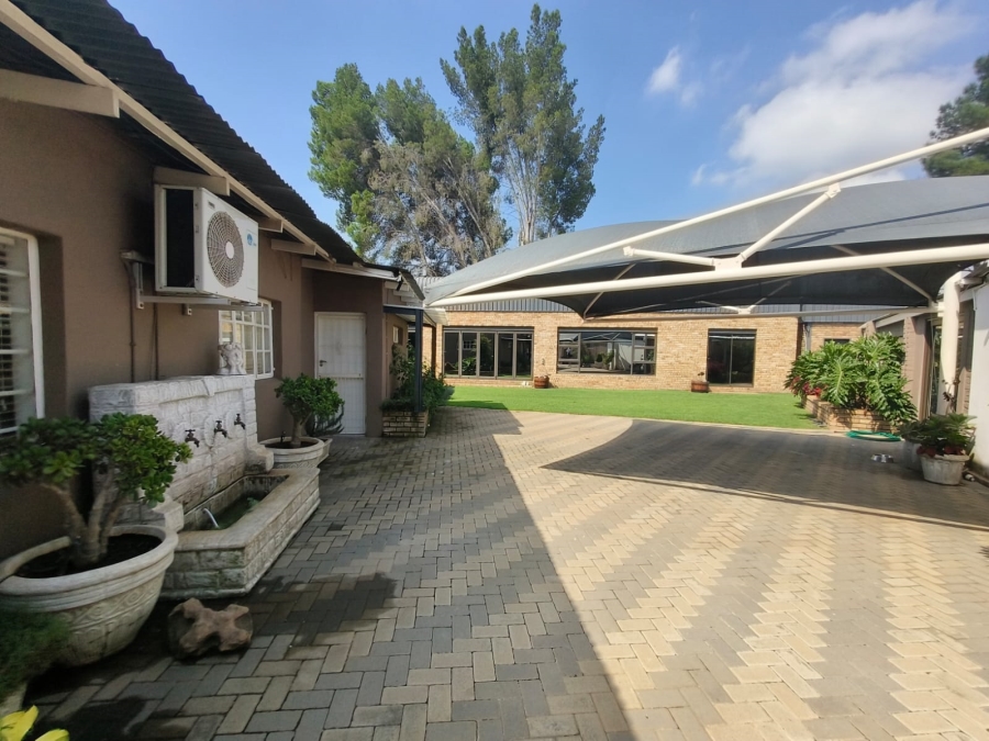 2 Bedroom Property for Sale in Unitas Park Gauteng