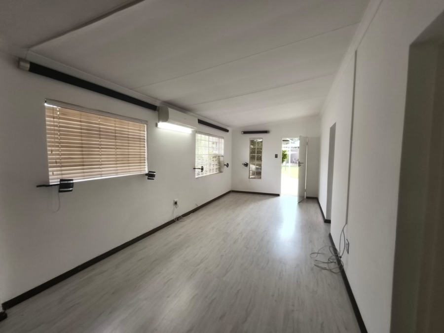 2 Bedroom Property for Sale in Unitas Park Gauteng