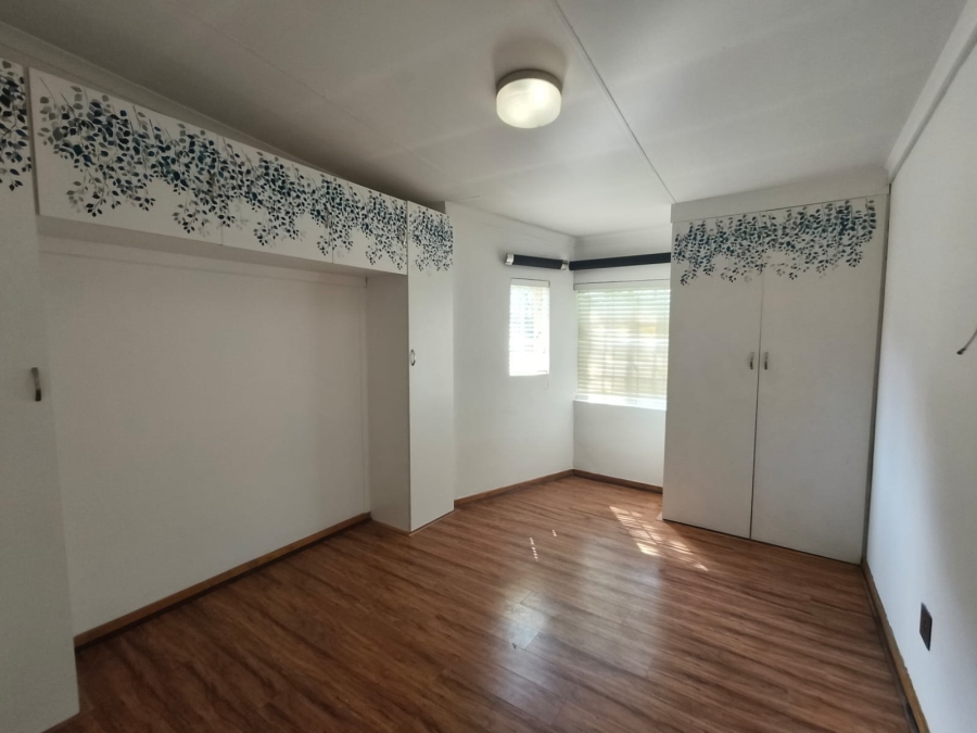 2 Bedroom Property for Sale in Unitas Park Gauteng