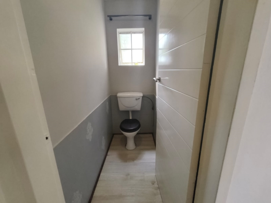 2 Bedroom Property for Sale in Unitas Park Gauteng