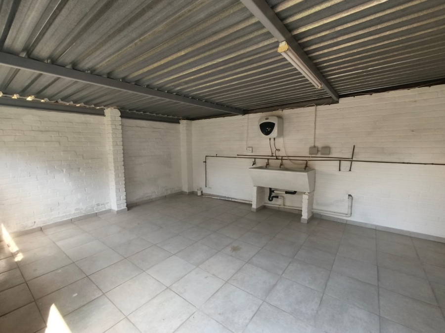 2 Bedroom Property for Sale in Unitas Park Gauteng