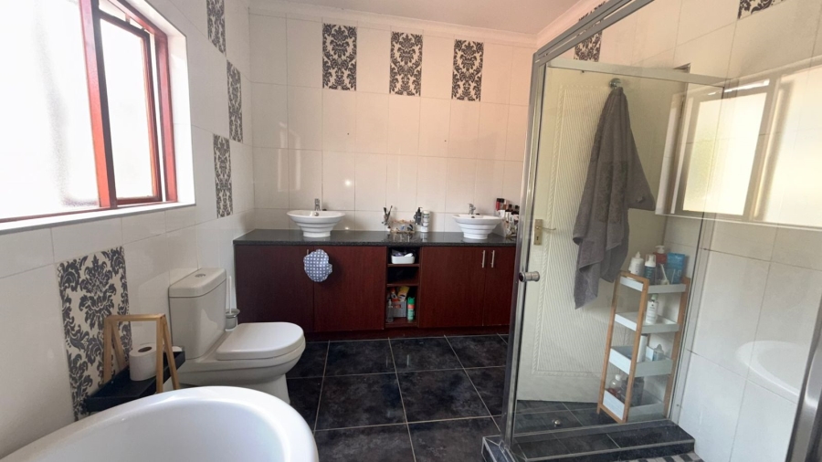 3 Bedroom Property for Sale in Allens Nek Gauteng