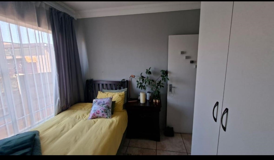 3 Bedroom Property for Sale in Denneoord Gauteng