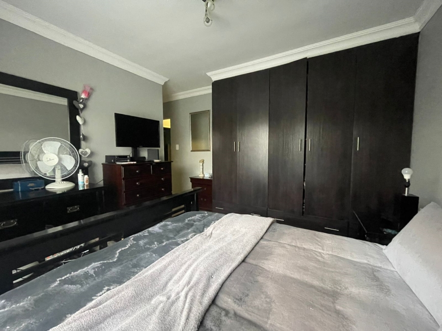 3 Bedroom Property for Sale in Denneoord Gauteng