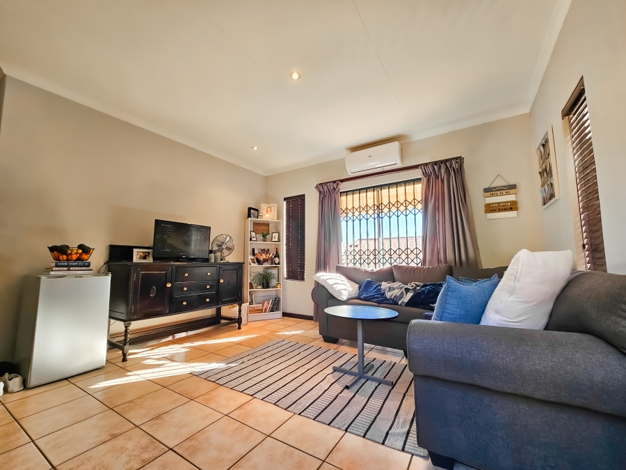 2 Bedroom Property for Sale in Garsfontein Gauteng