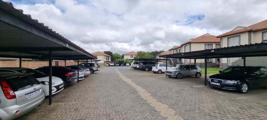 To Let 2 Bedroom Property for Rent in Sunward Park Gauteng