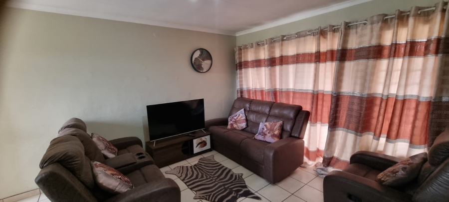 To Let 2 Bedroom Property for Rent in Sunward Park Gauteng