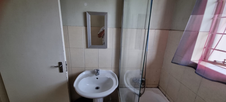 To Let 2 Bedroom Property for Rent in Sunward Park Gauteng