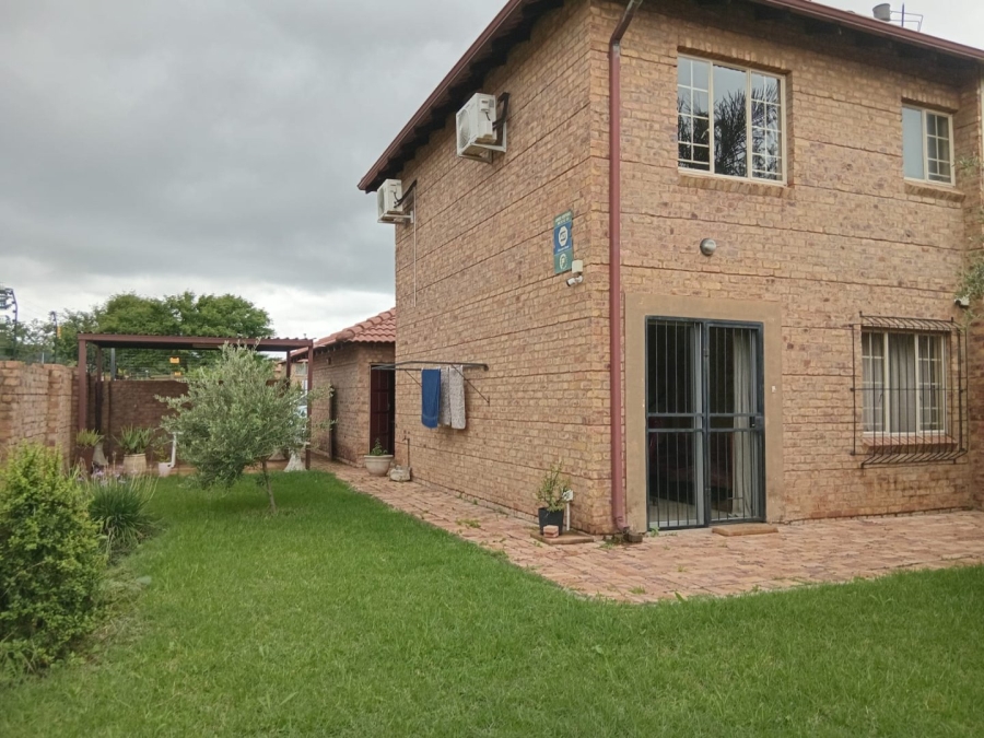 2 Bedroom Property for Sale in Annlin Gauteng