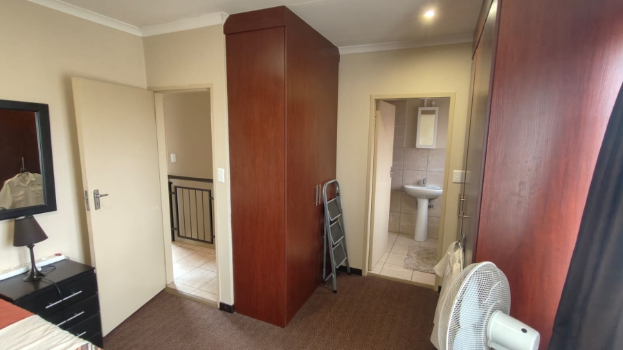 2 Bedroom Property for Sale in Annlin Gauteng