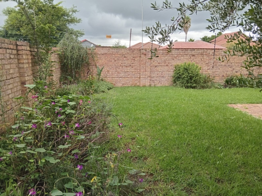 2 Bedroom Property for Sale in Annlin Gauteng