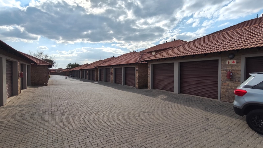 2 Bedroom Property for Sale in Annlin Gauteng