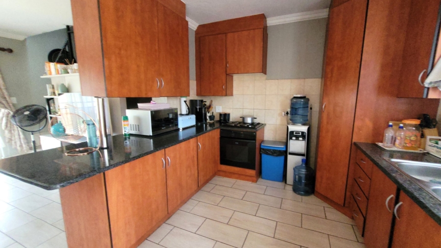 3 Bedroom Property for Sale in Annlin Gauteng