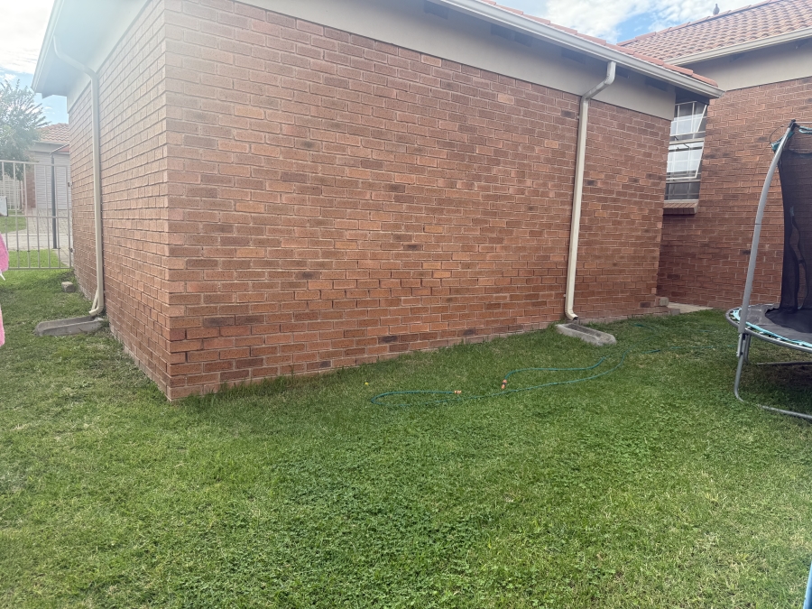 3 Bedroom Property for Sale in Thatch Hill Estate Gauteng