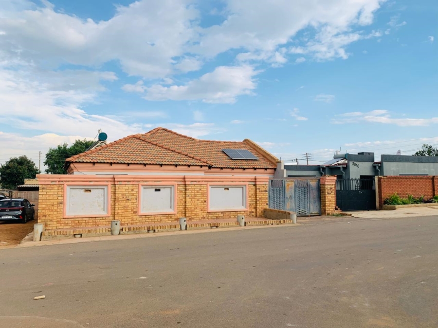 To Let 3 Bedroom Property for Rent in Lenasia Ext 3 Gauteng
