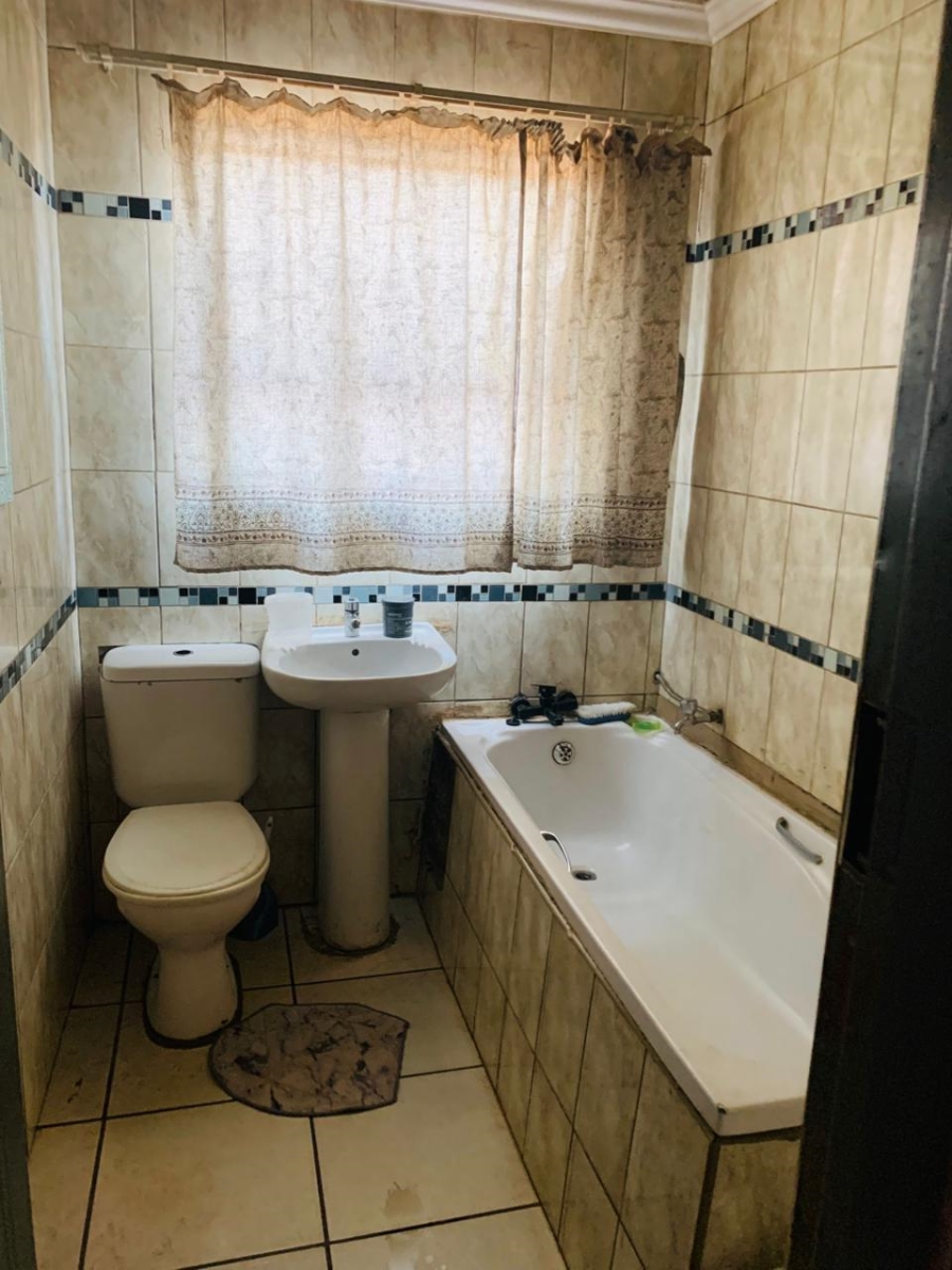 To Let 3 Bedroom Property for Rent in Lenasia Ext 3 Gauteng