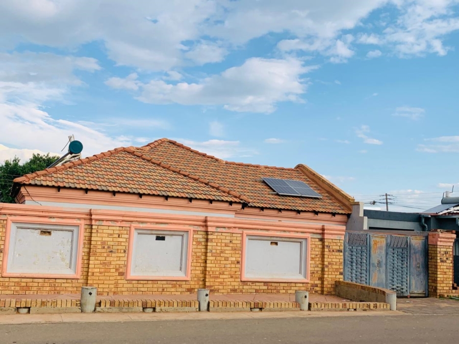 To Let 3 Bedroom Property for Rent in Lenasia Ext 3 Gauteng