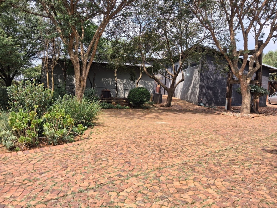 3 Bedroom Property for Sale in Blue Saddle Ranches Gauteng