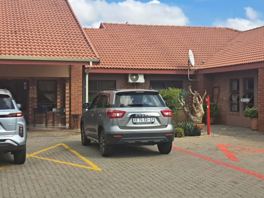 1 Bedroom Property for Sale in Montana Gauteng