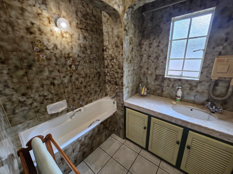 8 Bedroom Property for Sale in Rietfontein AH Gauteng