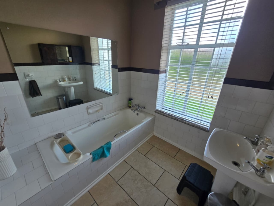 8 Bedroom Property for Sale in Rietfontein AH Gauteng