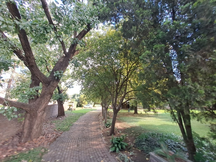 8 Bedroom Property for Sale in Rietfontein AH Gauteng