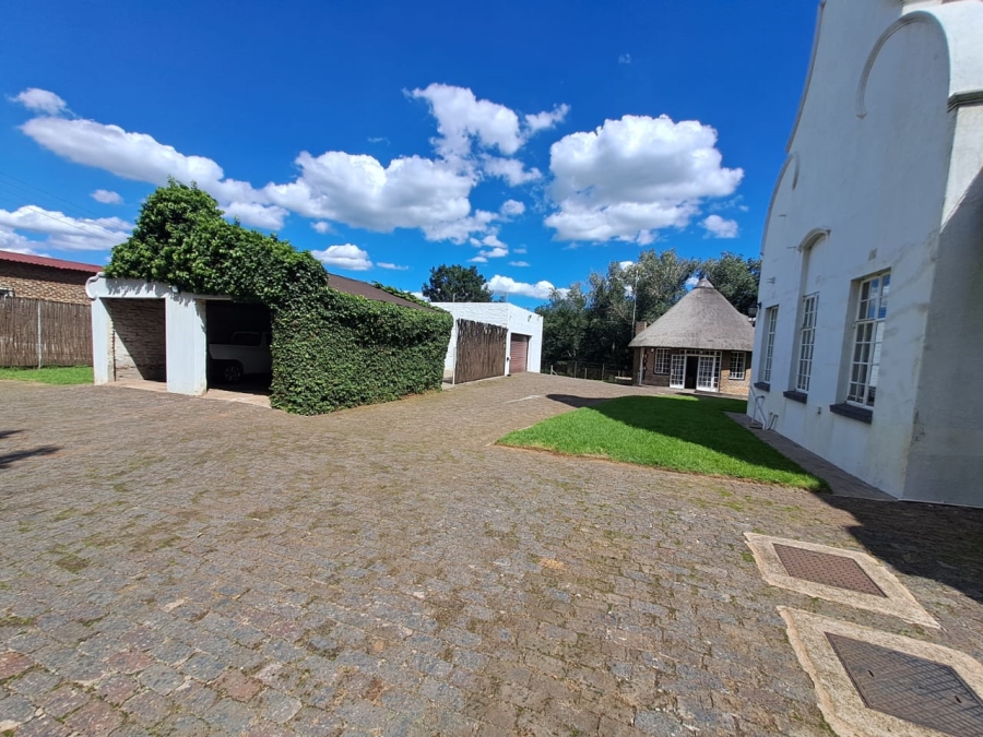8 Bedroom Property for Sale in Rietfontein AH Gauteng