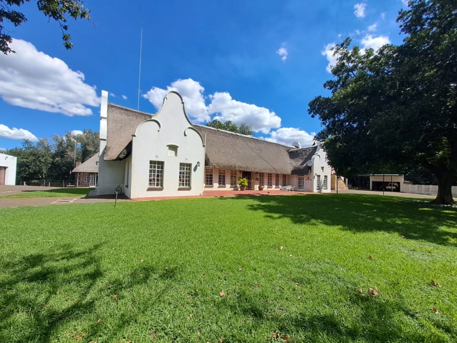 8 Bedroom Property for Sale in Rietfontein AH Gauteng