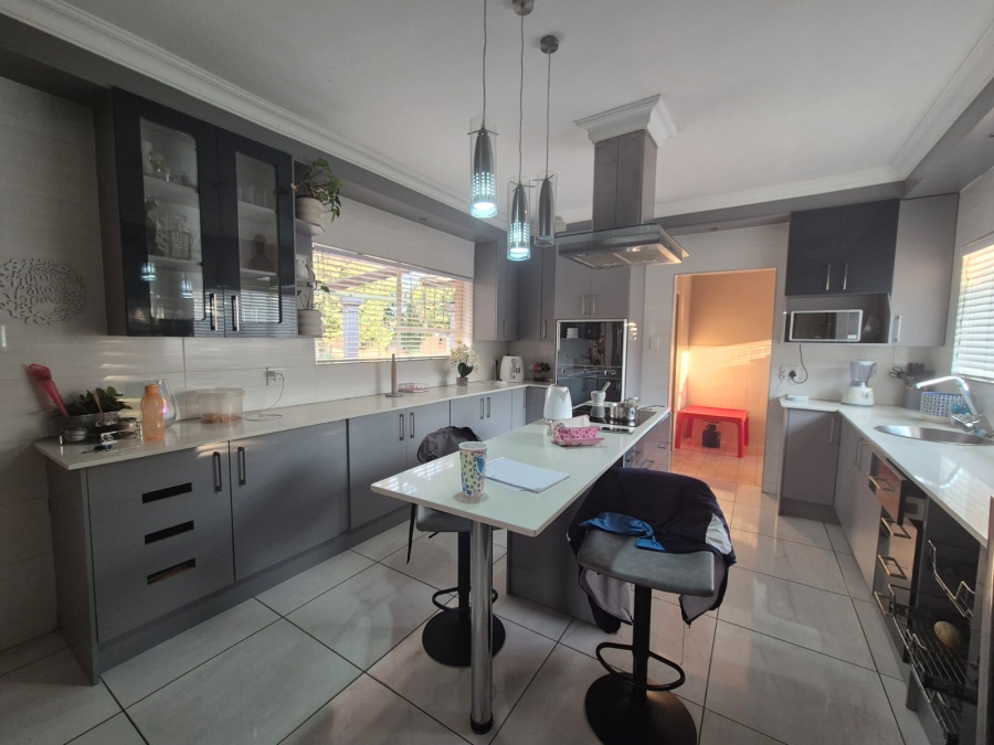 4 Bedroom Property for Sale in Vanderbijlpark SE 7 Gauteng