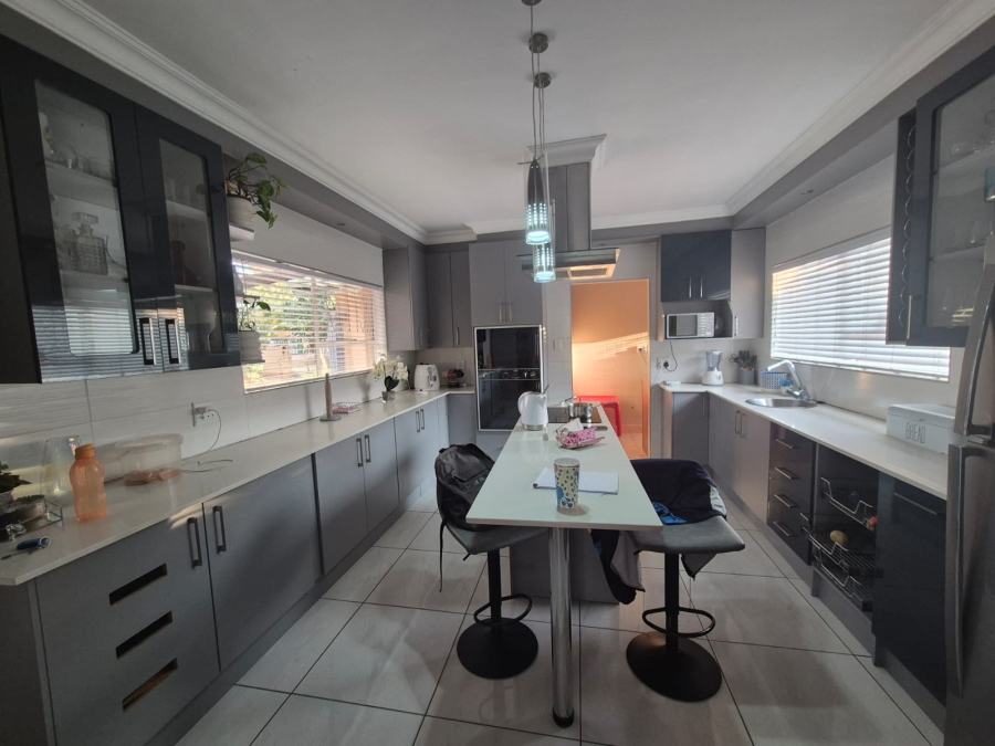 4 Bedroom Property for Sale in Vanderbijlpark SE 7 Gauteng