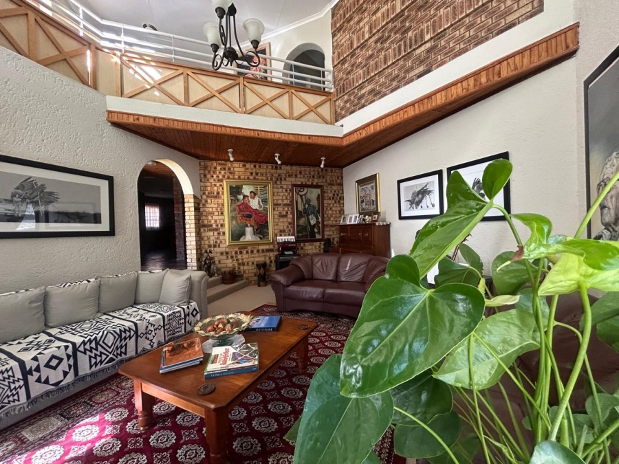 6 Bedroom Property for Sale in Rant En Dal Gauteng