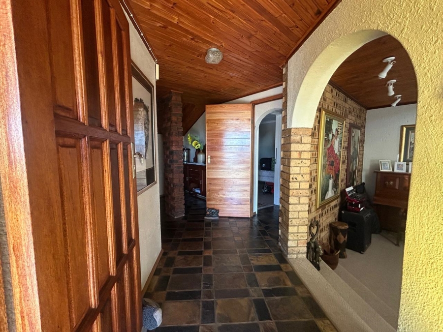 6 Bedroom Property for Sale in Rant En Dal Gauteng