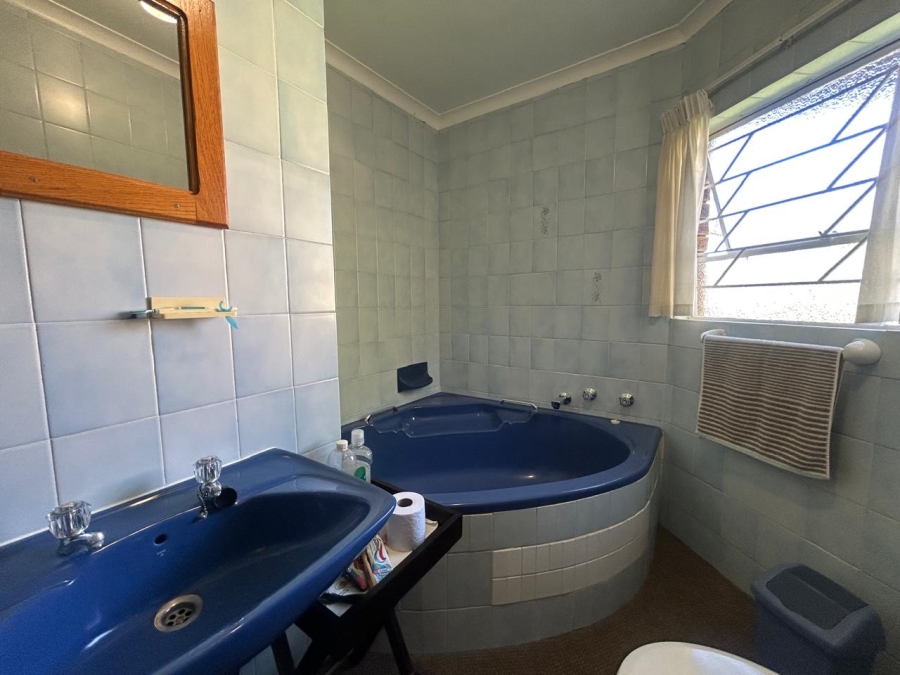 6 Bedroom Property for Sale in Rant En Dal Gauteng
