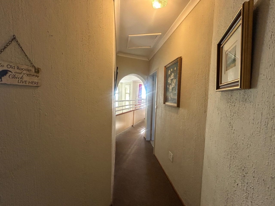 6 Bedroom Property for Sale in Rant En Dal Gauteng