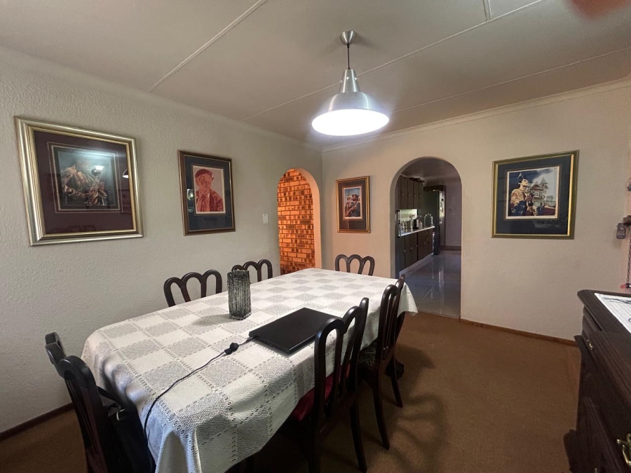 6 Bedroom Property for Sale in Rant En Dal Gauteng