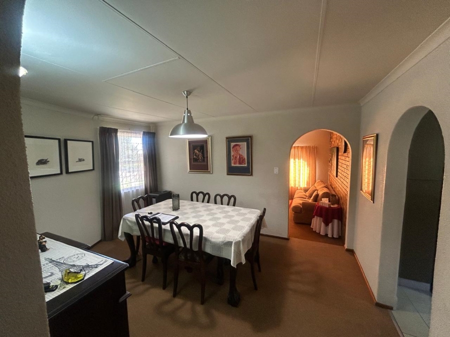 6 Bedroom Property for Sale in Rant En Dal Gauteng