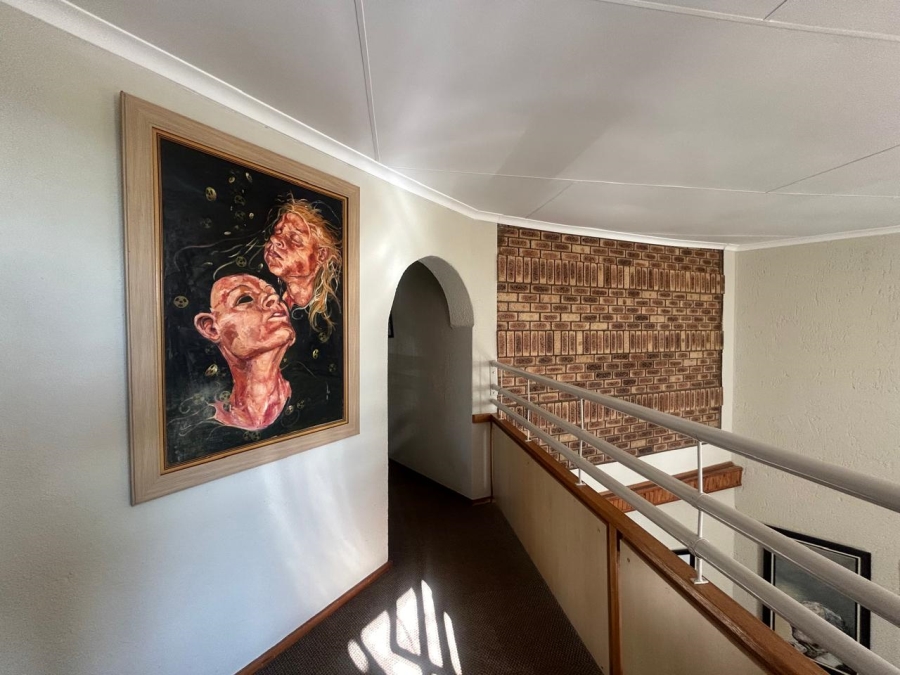 6 Bedroom Property for Sale in Rant En Dal Gauteng