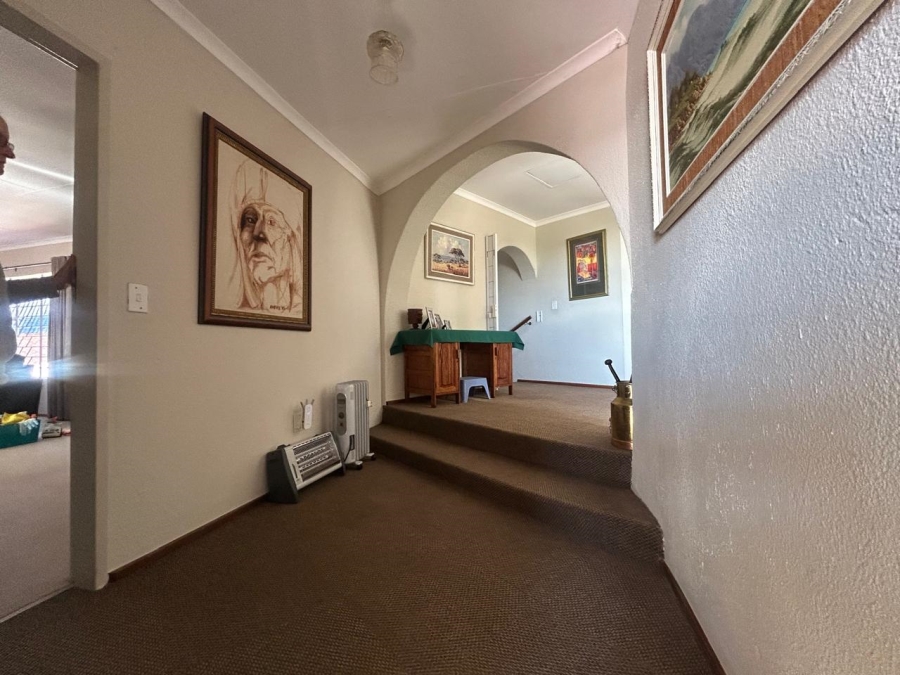 6 Bedroom Property for Sale in Rant En Dal Gauteng