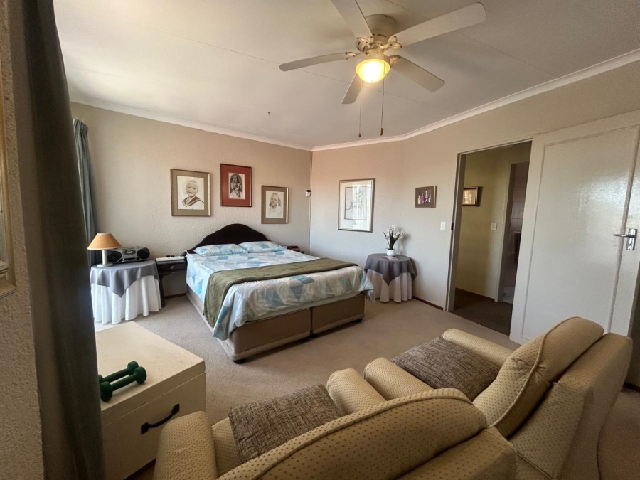 6 Bedroom Property for Sale in Rant En Dal Gauteng