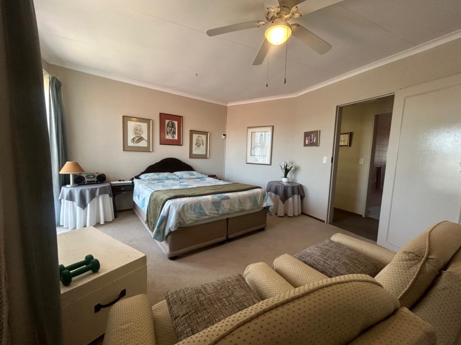 6 Bedroom Property for Sale in Rant En Dal Gauteng