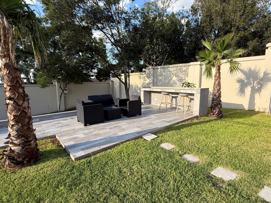 2 Bedroom Property for Sale in Bryanston Gauteng