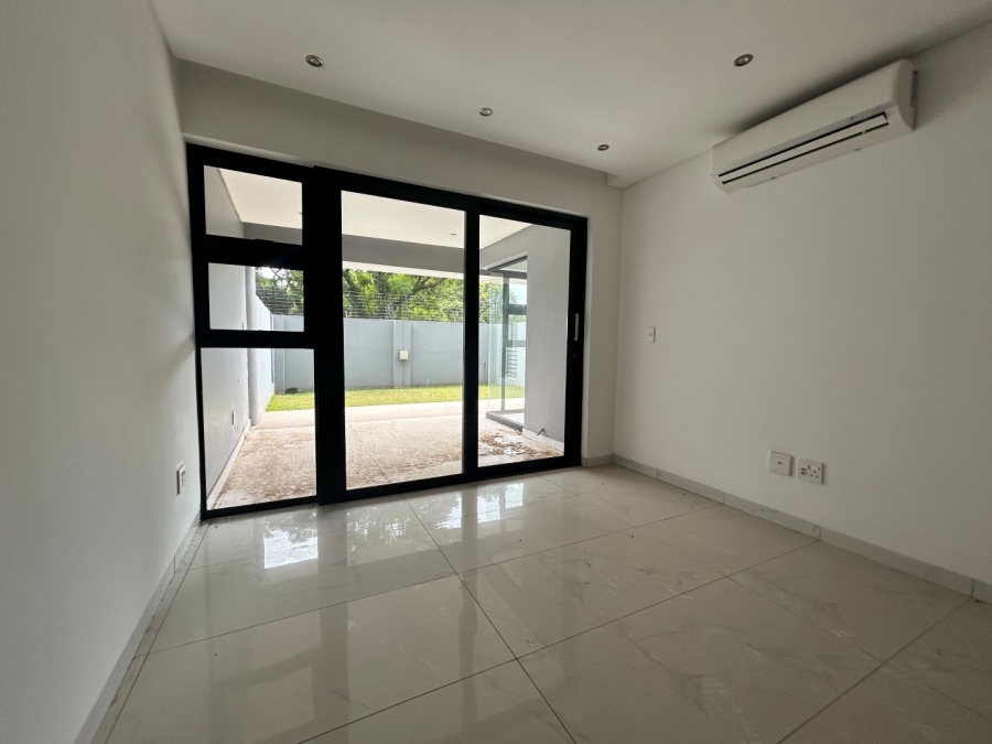 To Let 2 Bedroom Property for Rent in Houghton Estate Gauteng