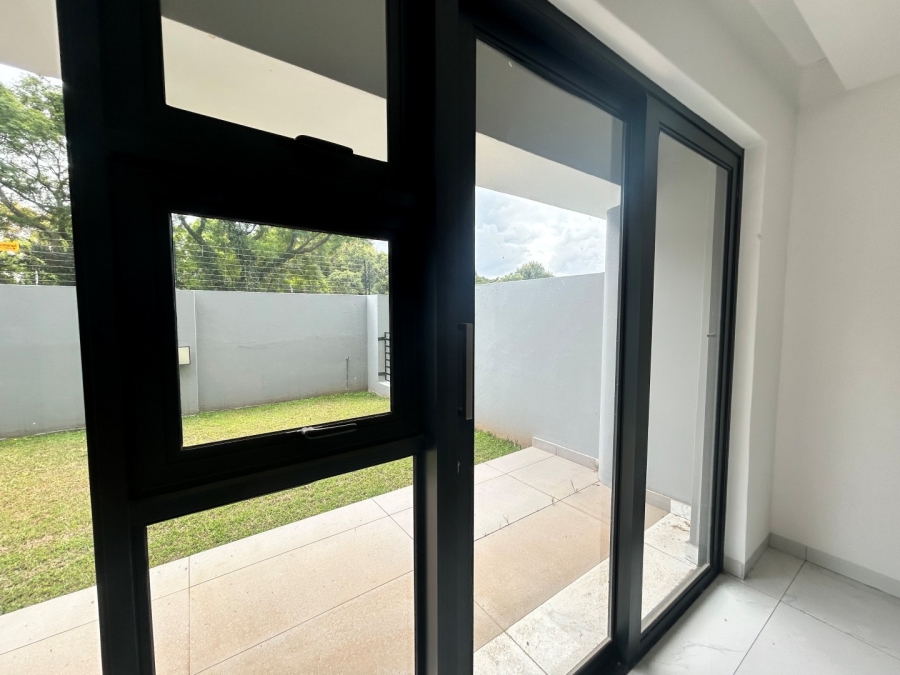 To Let 2 Bedroom Property for Rent in Houghton Estate Gauteng