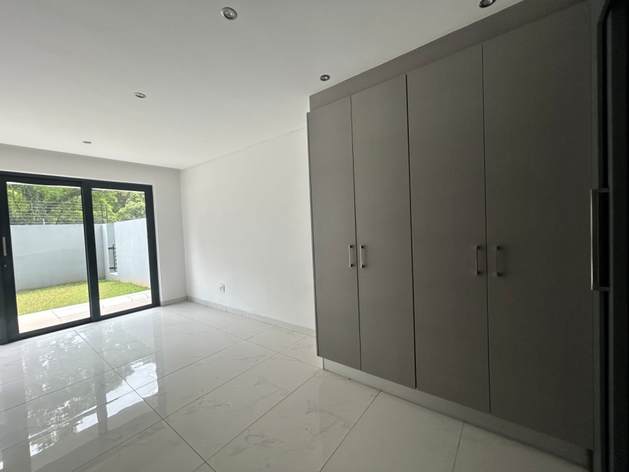 To Let 2 Bedroom Property for Rent in Houghton Estate Gauteng