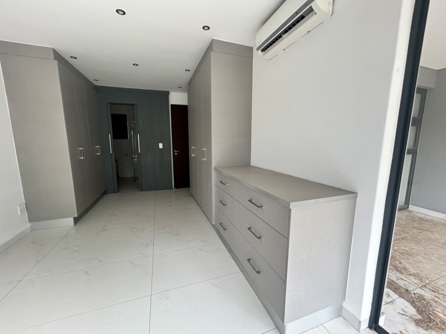 To Let 2 Bedroom Property for Rent in Houghton Estate Gauteng
