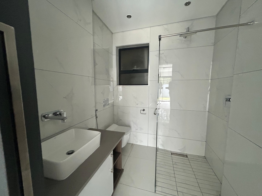 To Let 2 Bedroom Property for Rent in Houghton Estate Gauteng